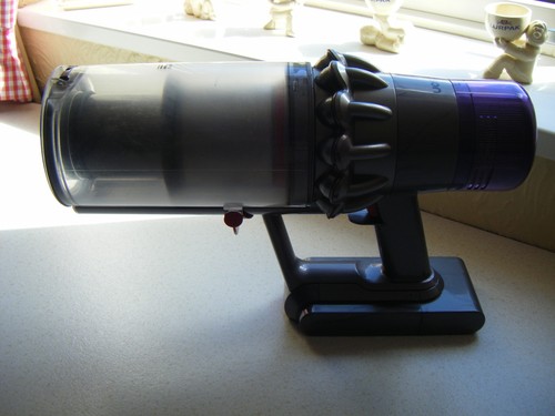 Dyson v11 main body - main,
