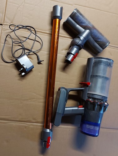 Dyson v11 cordless vacuum read - v11,